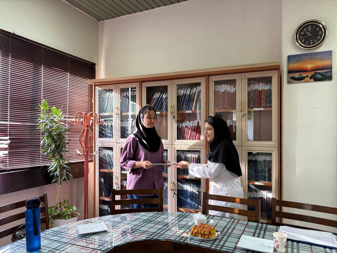 photo 5908819082042525886 y