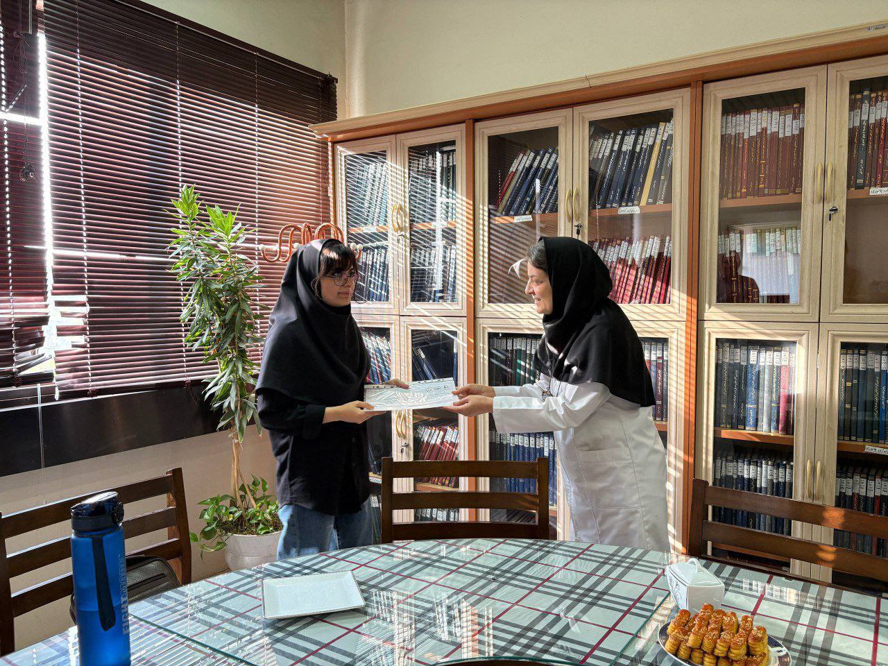 photo 5908819082042525889 y